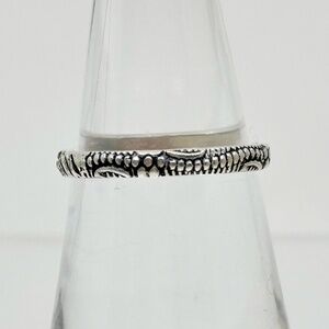 sterling silver carved band ring - GM424